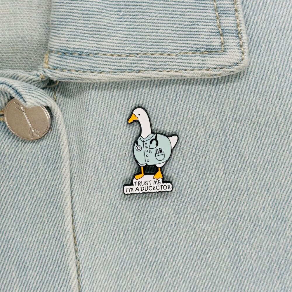 ✨Cartoon Animal Shaped Doctor Duck Pin Brooch Trust Me I'm A Ducktor for Doctors